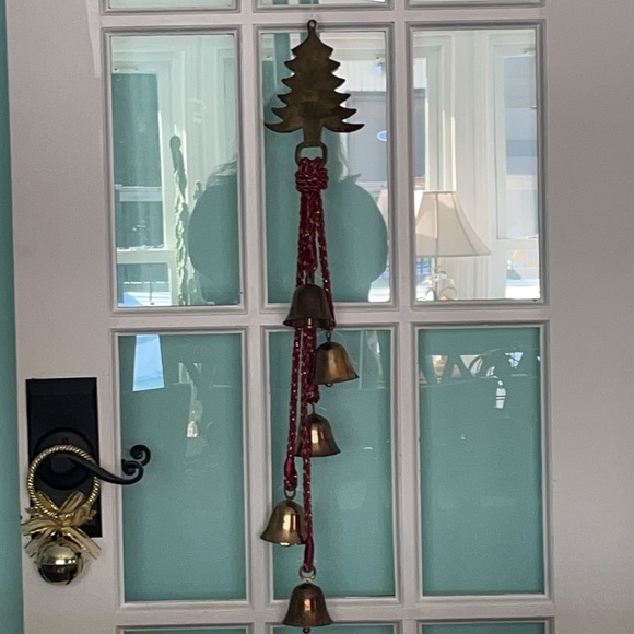 Brass Pine Tree and 5 Brass Bells Swag for Door or Window New in Box - Picture 12 of 14